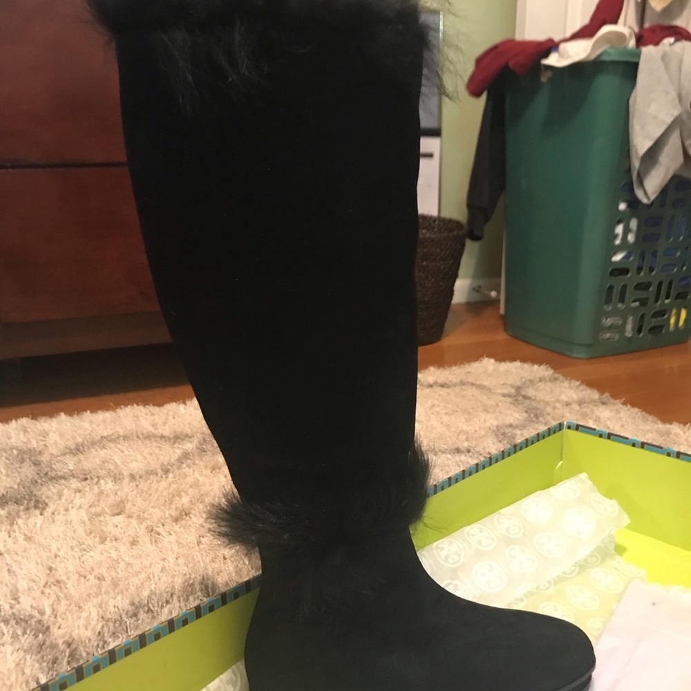 Boots - Picture 2 of 5